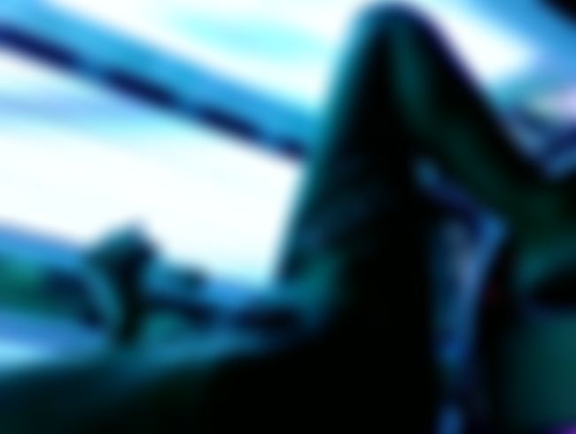 Squirt-Queen's Porno Video: Squirt-Orgasmus im Solarium