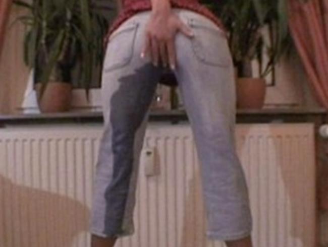 Squirt Queen Porno Video: Jeans u. High Heels voller Natursekt 2. Teil